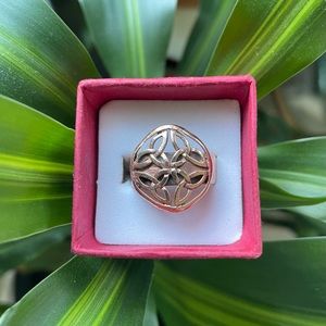 ☘️Celtic Knot Copper Ring ☘️